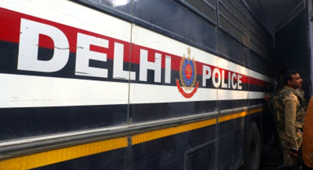 Delhi: Bar owner, 9 others held for assaulting 8 cops during raid