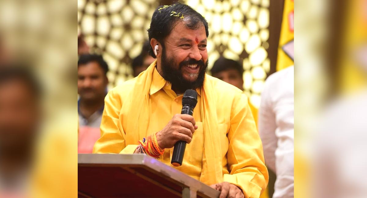 Ex-Andhra MLA escapes after police raid venue of cockfight near Hyderabad