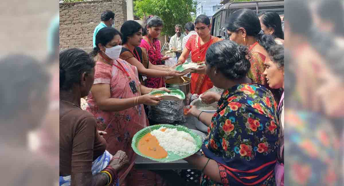 Mancherial: NGWF comes to rescue the victims of floods