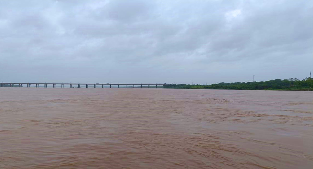 Godavari crosses 60 feet mark, Section 144 imposed in Bhadrachalam and Burgampad mandals