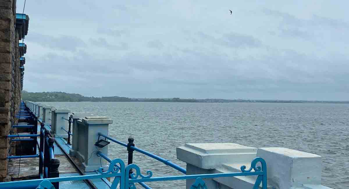 Hyderabad: Two gates each of Osman Sagar, Himayat Sagar lifted