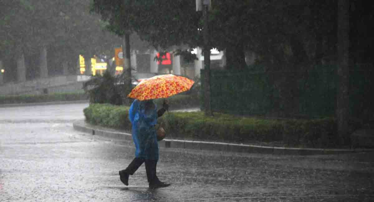 IMD forecasts heavy rains in Telangana for the next 24 hours; orange alert issued