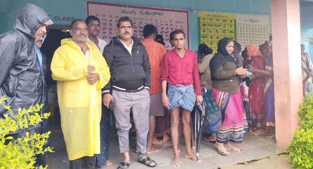 Kaddam reservoir brims, locals panic in Nirmal