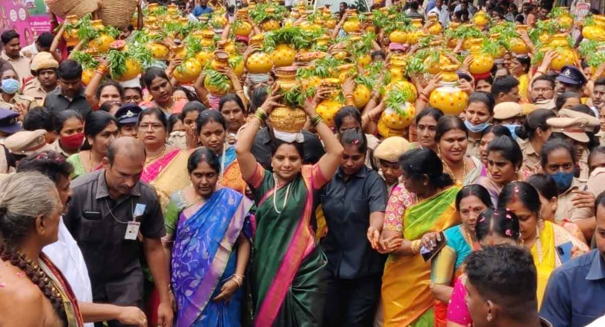MLC K Kavitha participates in ‘Bonalu’ festival at Mahakali temple 