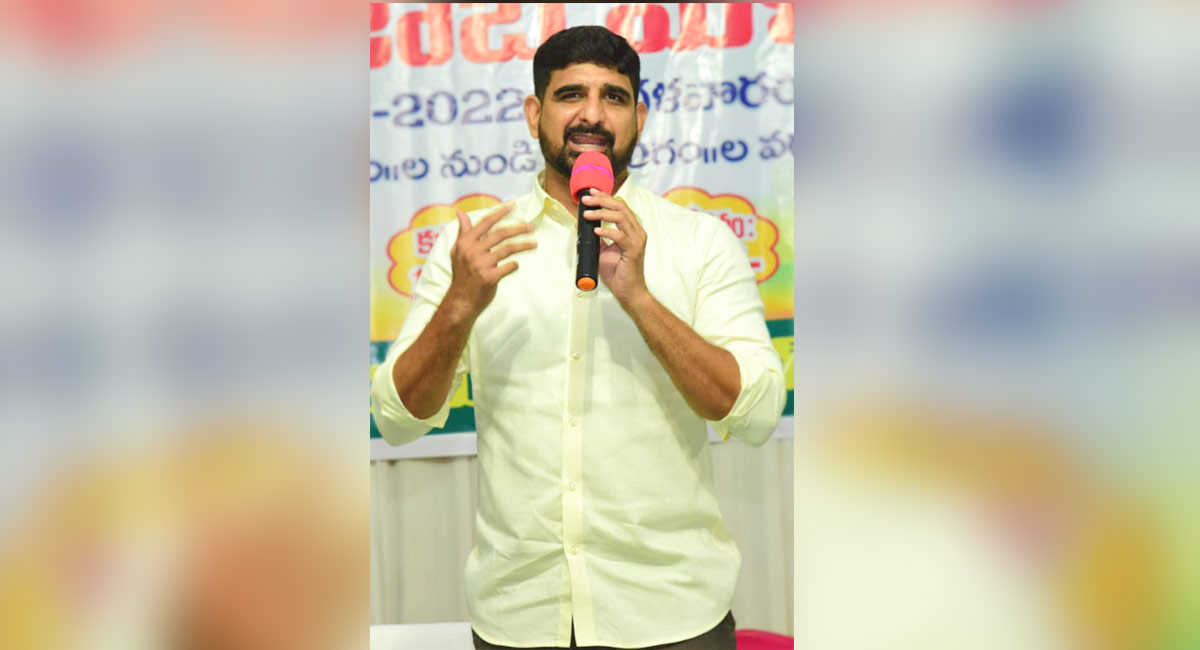 MLC Kaushik challenges Eatala to debate on Huzurabad development