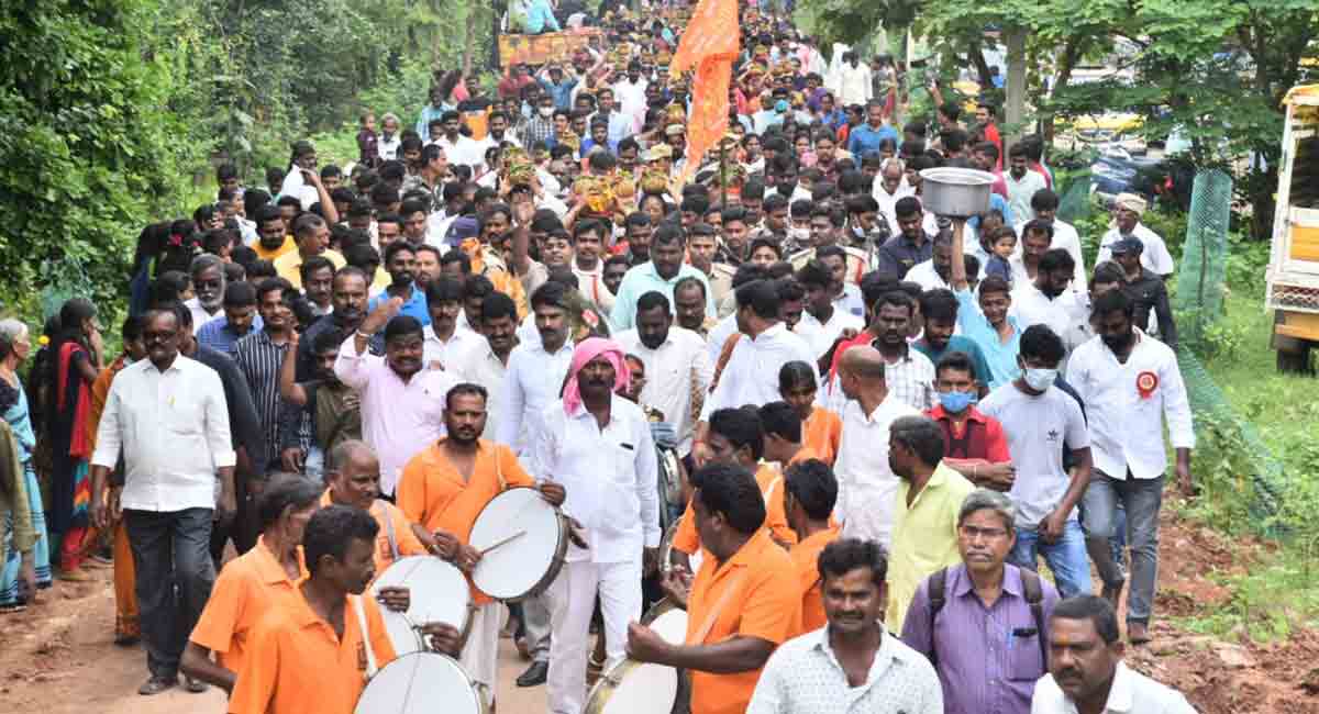 Mancherial: Pomp marks Gandhari Maisamma Bonalu