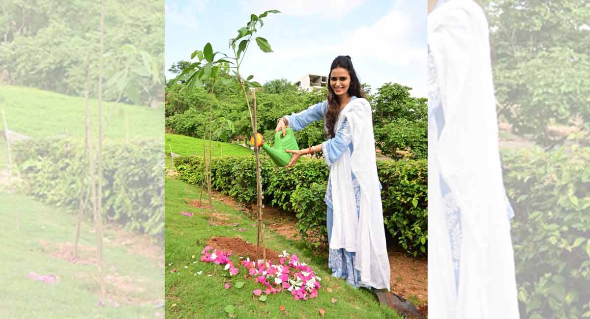 Hyderabad: Meenakshi Dixit takes part in Green Indian Challenge
