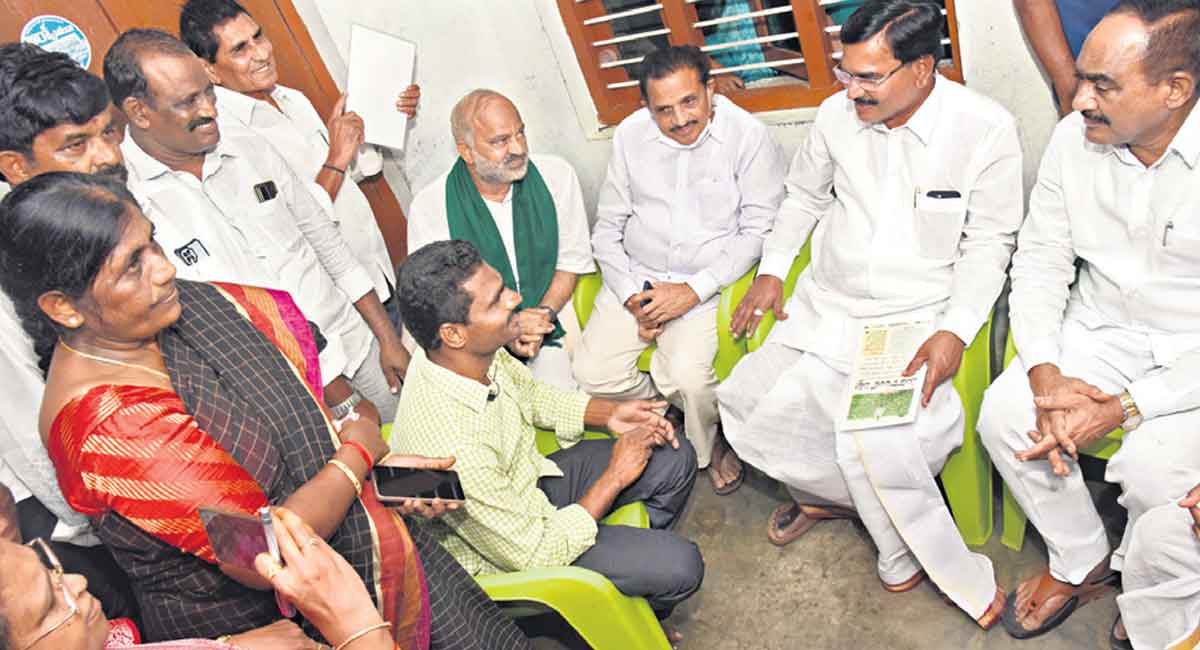 Minister Niranjan Reddy exhorts farmers to cultivate cotton in yasangi season