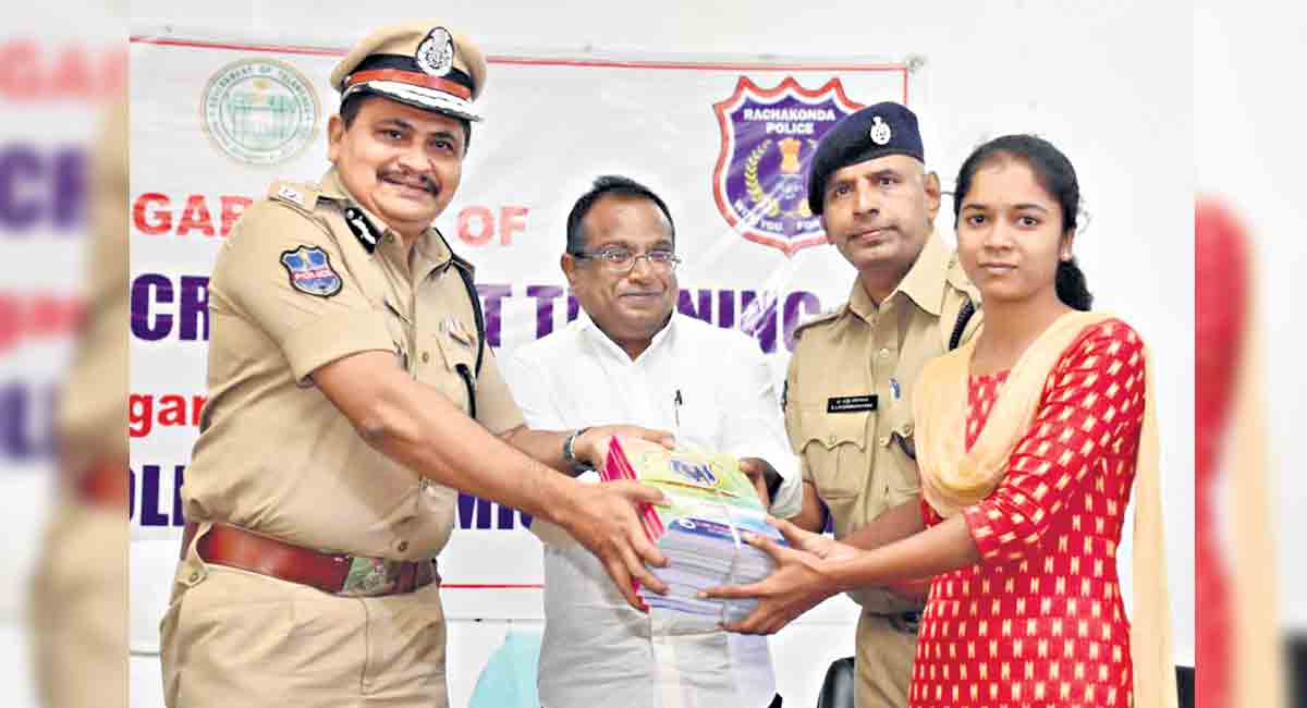 ‘Police job aspirants need to keep away from social media’