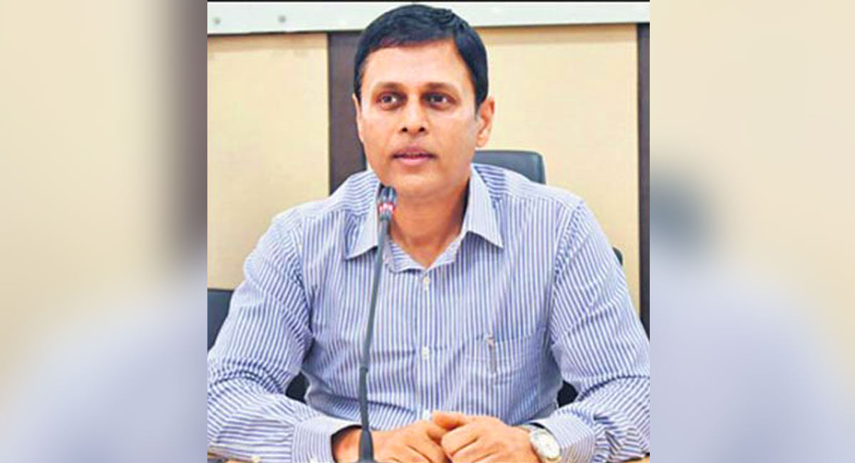 Rajat Kumar asks officials to be on high alert at dams