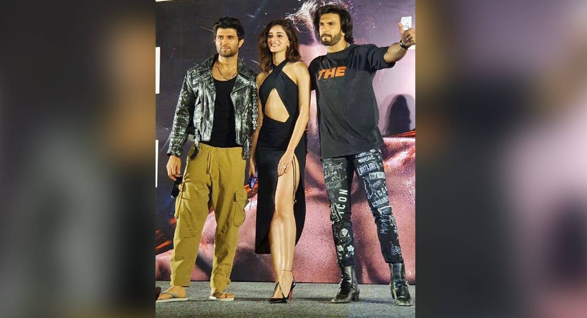 Ranveer’s hilarious reaction to Vijay Deverakonda wearing chappals at Liger trailer launch