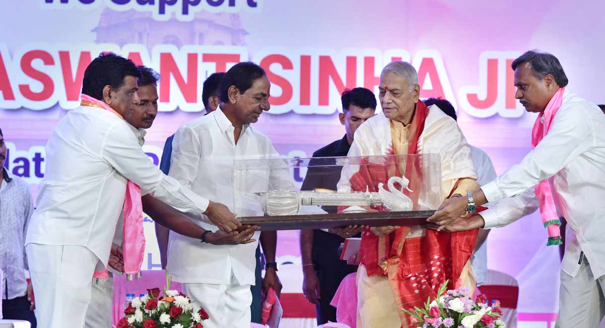 Presidential elections, a fight between two ideologies: Yashwant Sinha