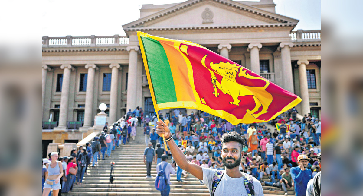 Opinion: Palaces and power in times of crisis