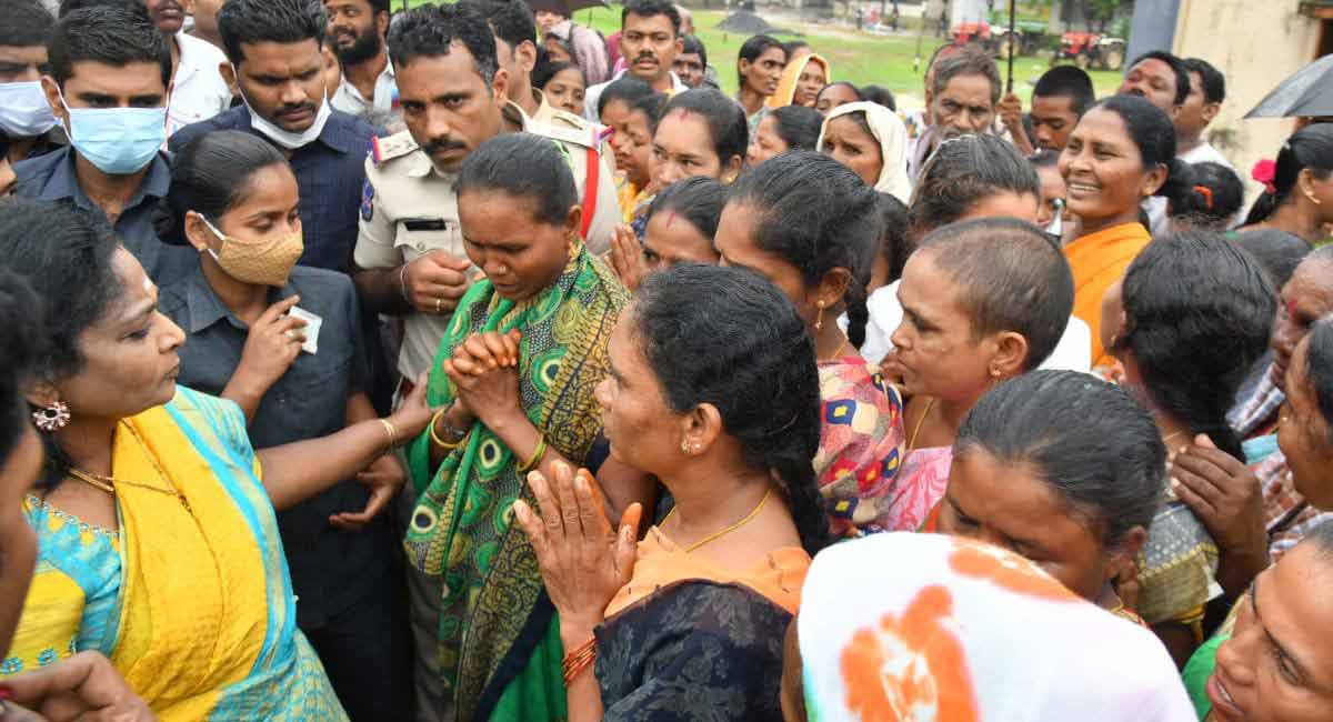 Telangana governor visits flood-hit villages of Bhadradri district