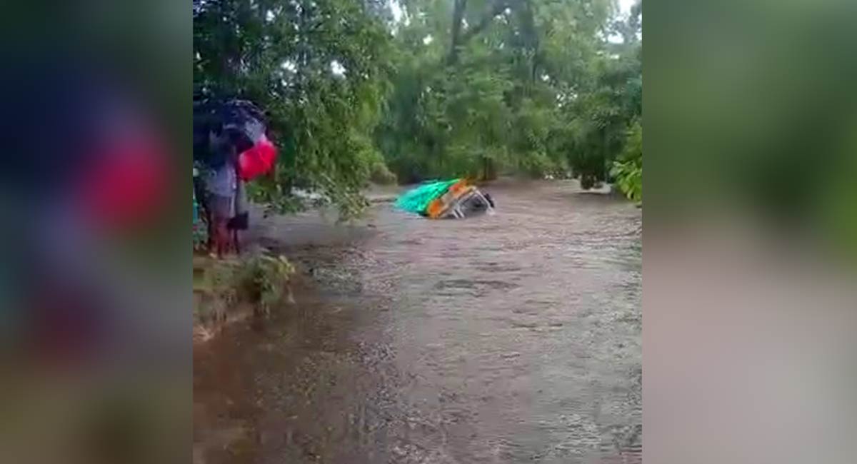 Truck laden with PDS rice washed away in Chhattisgarh
