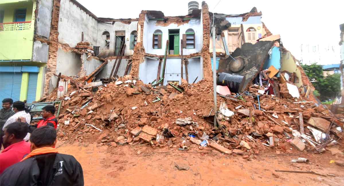 Two killed in building collapse in Warangal