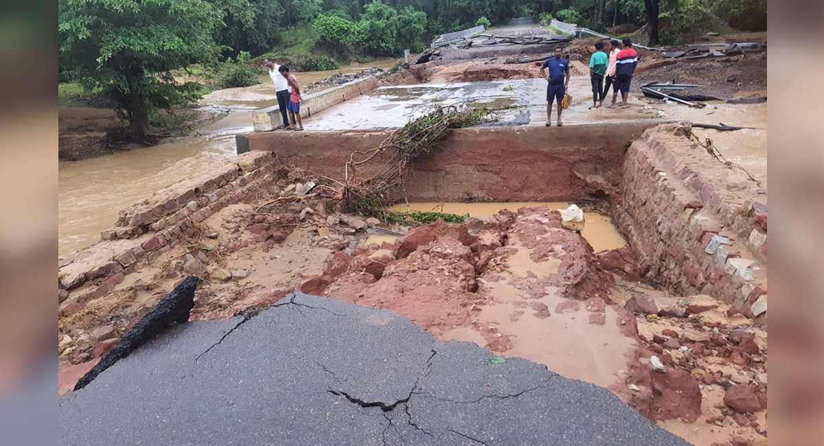 Heavy Rains Wreak Havoc, Normal Life Paralysed In Erstwhile Warangal ...