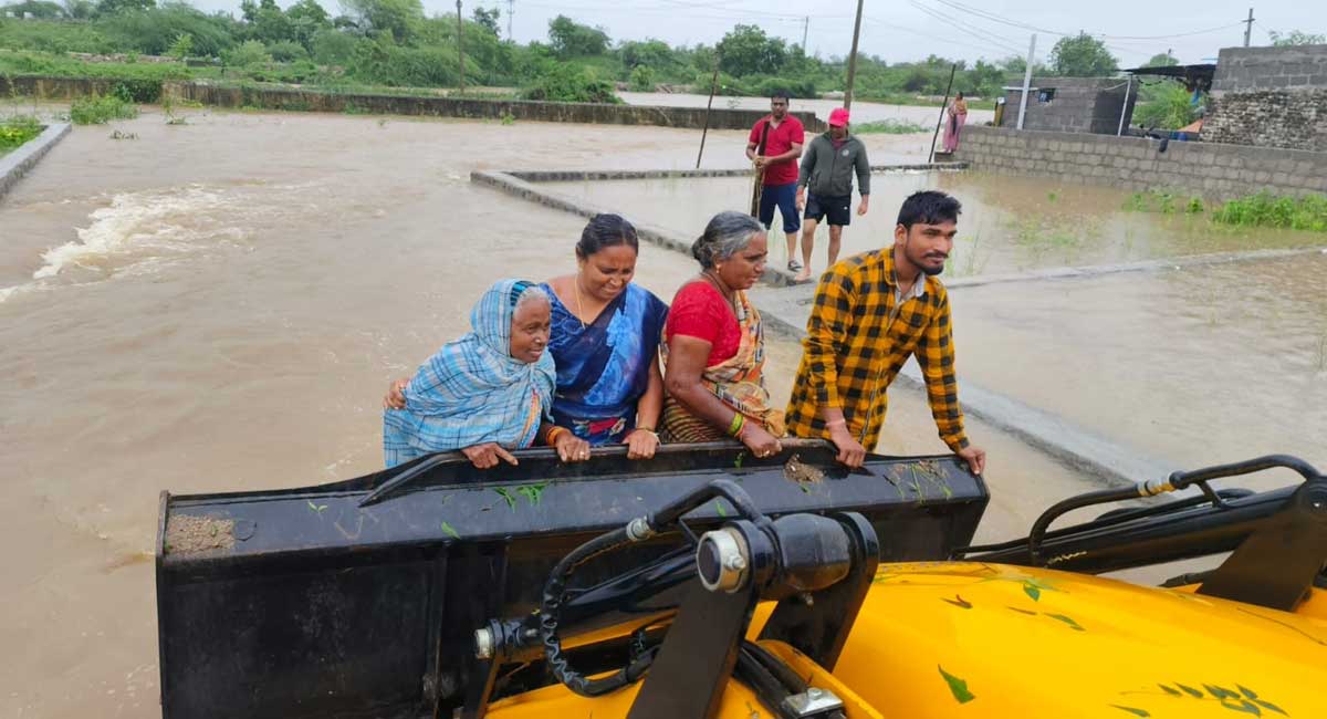 Heavy rain batters erstwhile Karimnagar district for fifth consecutive day
