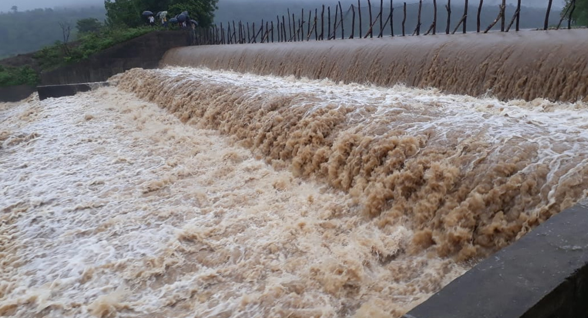 Heavy rains: Irrigation projects receive heavy inflows in Telangana