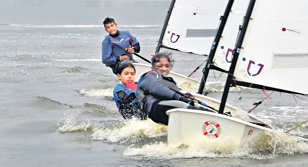 Monsoon Regatta: Divyanshi takes lead in fourth race
