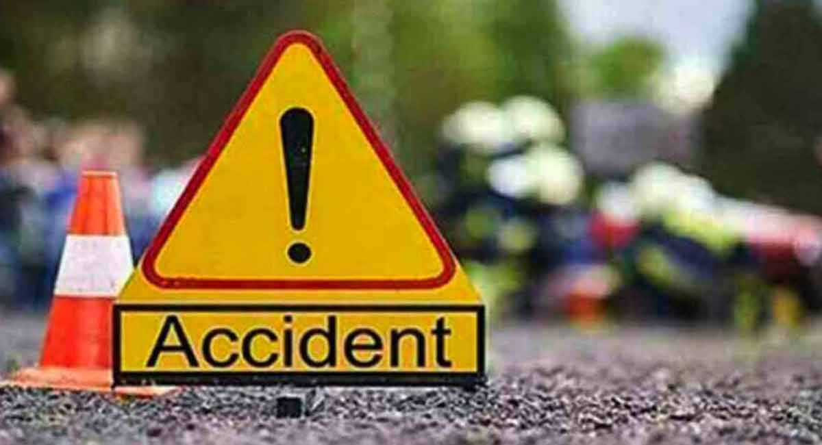 Hyderabad: Two students killed in road accident at Moinabad
