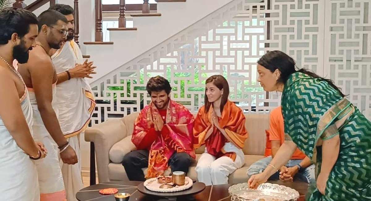 Ananya Panday seeks blessings from Vijay Deverakonda’s mother ahead of ‘Liger’ release