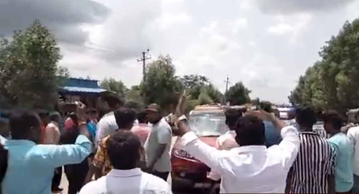 TRS slams BJP workers for unruly behaviour at Jangaon