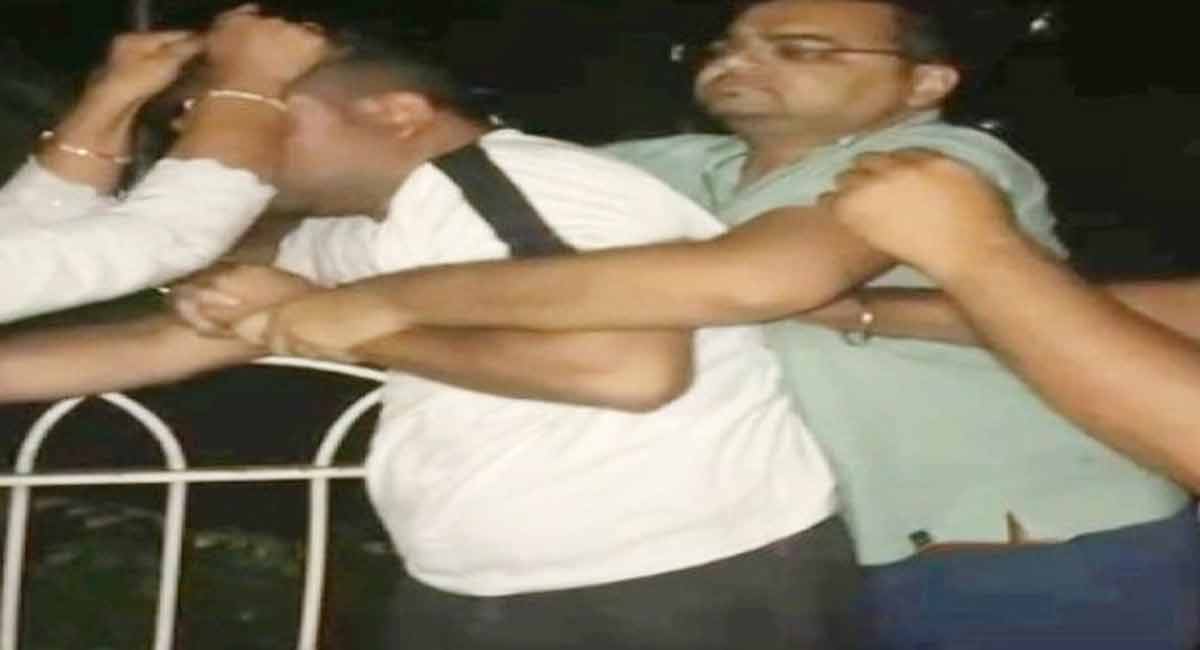 UP: BJP leader caught with female friend by his wife, thrashes both