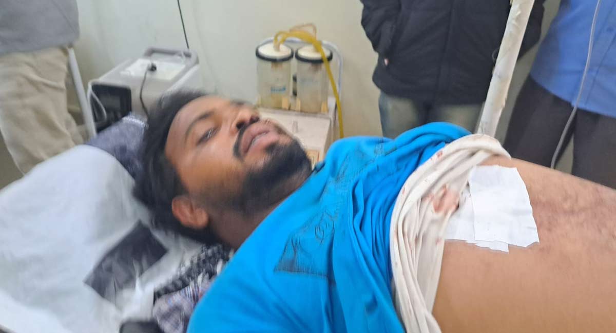 Burglars attack four lorry drivers in Toopran in Medak