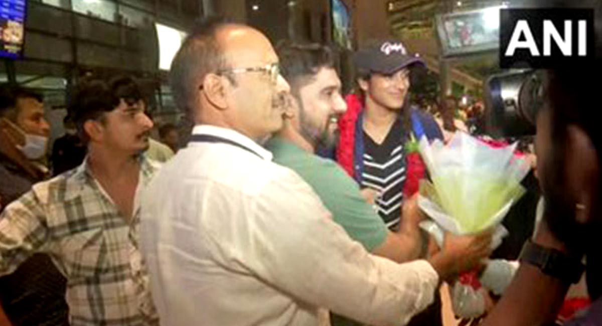 CWG 2022: India’s badminton contingent returns home