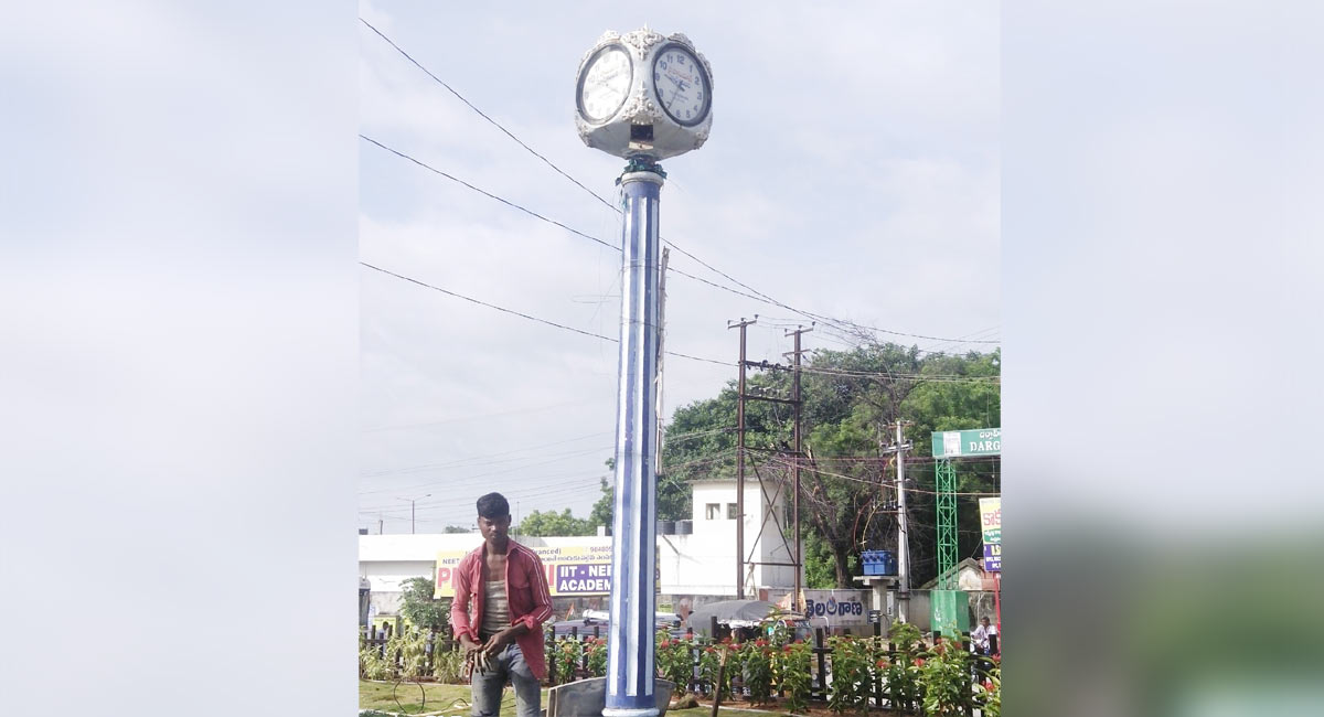 Century old clock dismantled in Nalgonda town