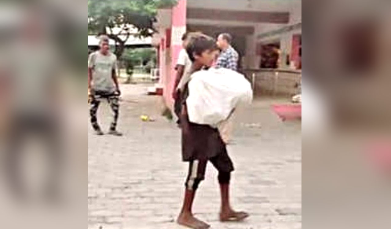 Denied ambulance, 10-yr-old carries brother’s body in Uttar Pradesh