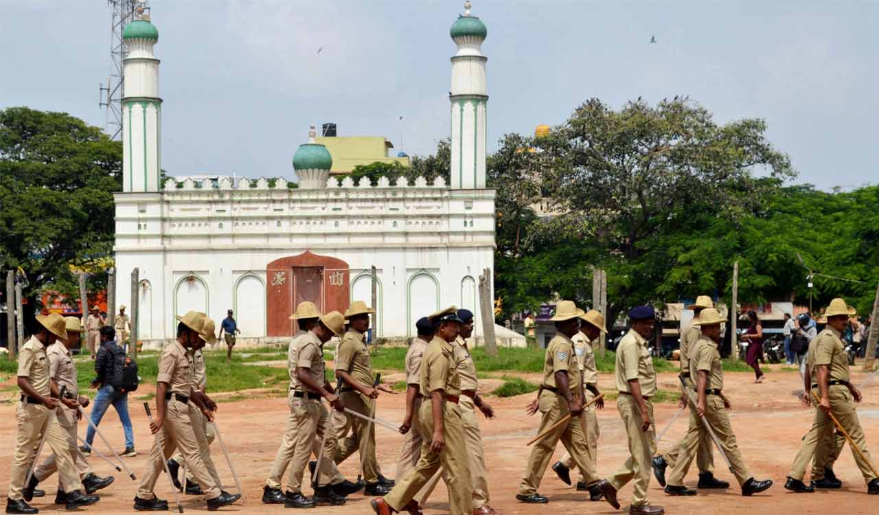 Ganesh Chaturthi festivities begin at Hubballi Idgah Maidan under heavy police cover