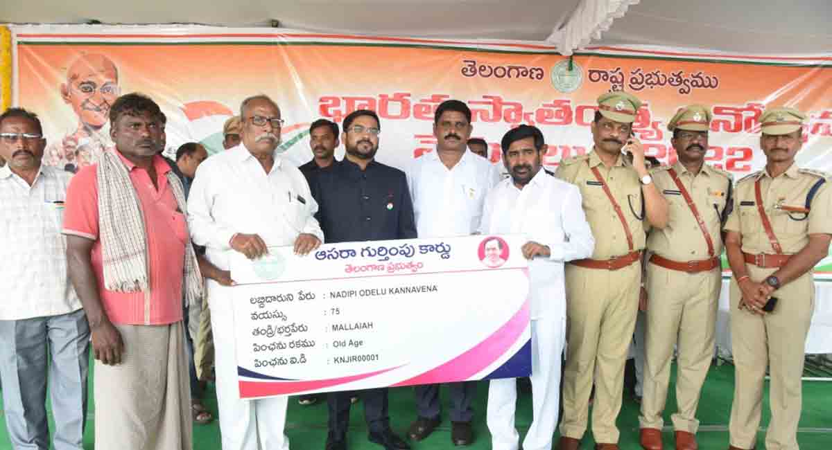 ‘Effective implementation of welfare schemes reflecting in lives of poor’