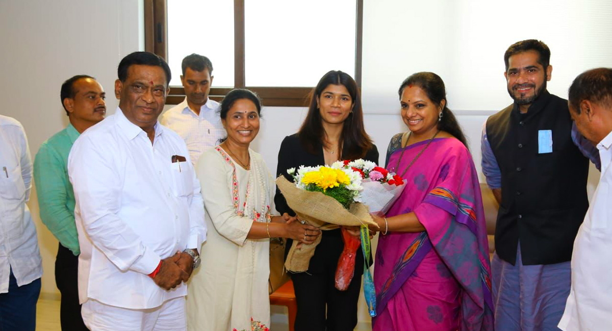 MLC Kavitha felicitates CWG gold medalist Nikhat Zareen