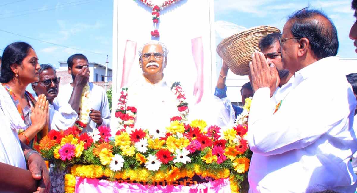 Khammam: Tummala seeks police security to slain TRS leader Krishnaiah’s family