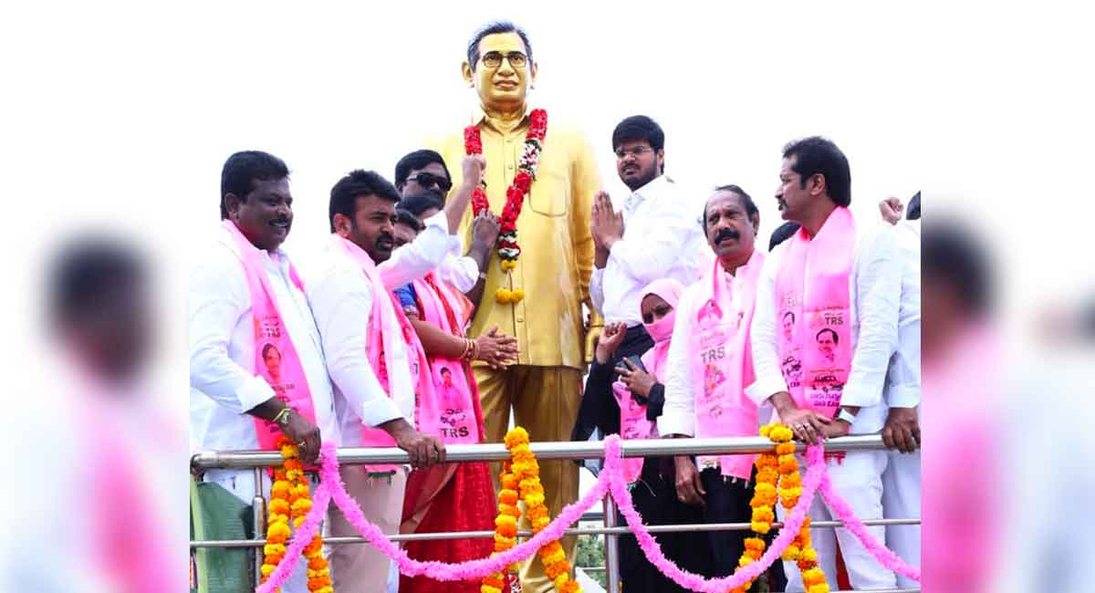 Rich tributes paid to Prof. Jayashankar on his birth anniversary in Khammam