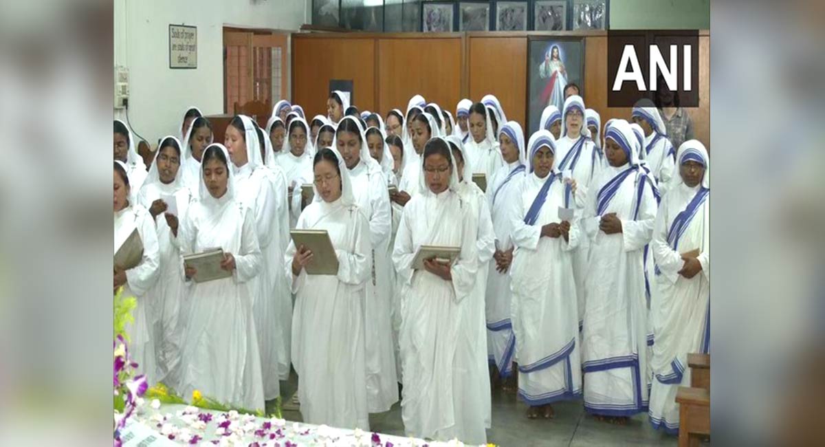 Kolkata: Prayers offered in memory of Mother Teresa on her 112th birth anniversary