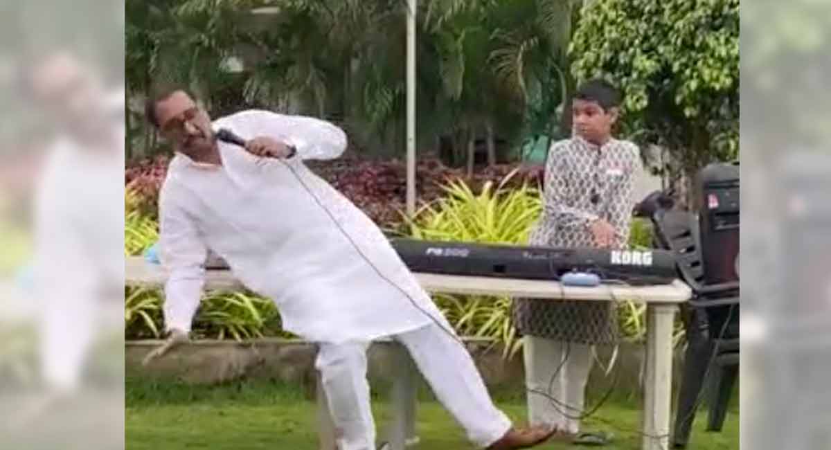 Video: Man collapses, dies while giving Independence Day speech in Hyderabad