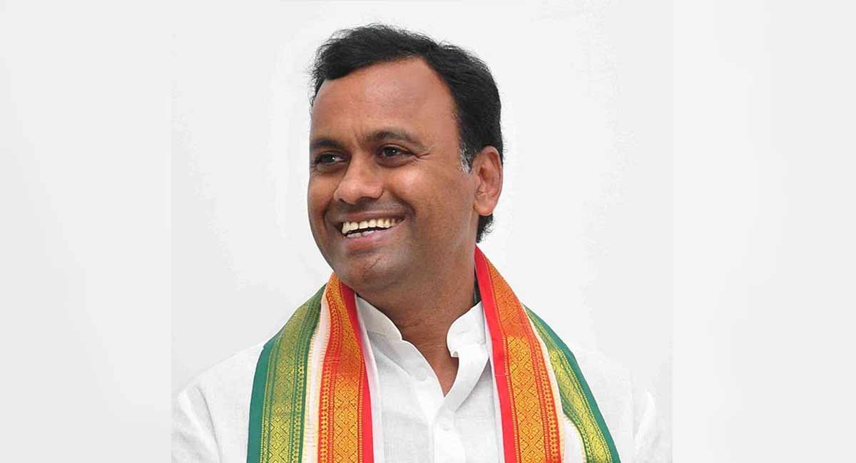 Munugode MLA Raj gopal Reddy likely to quit Assembly on Monday