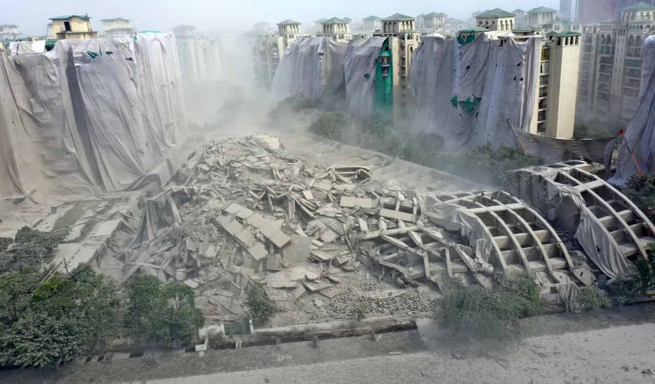Day after Noida twin tower demolition, people start returning home