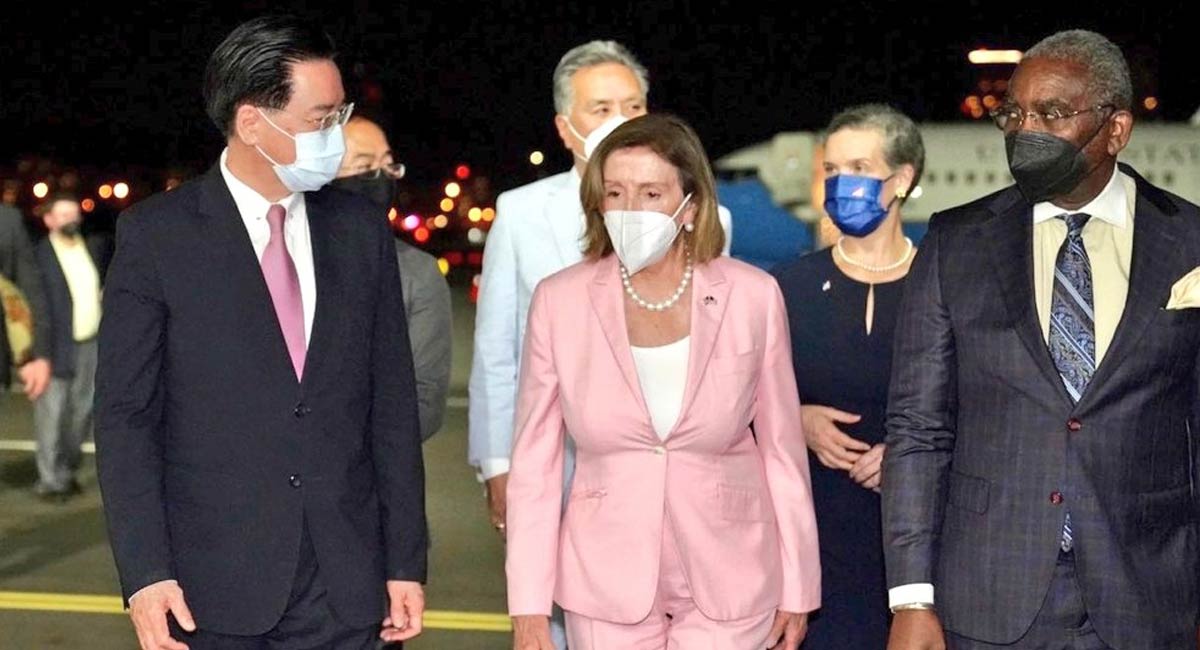 Pelosi meets Taiwan’s president, China starts military exercises