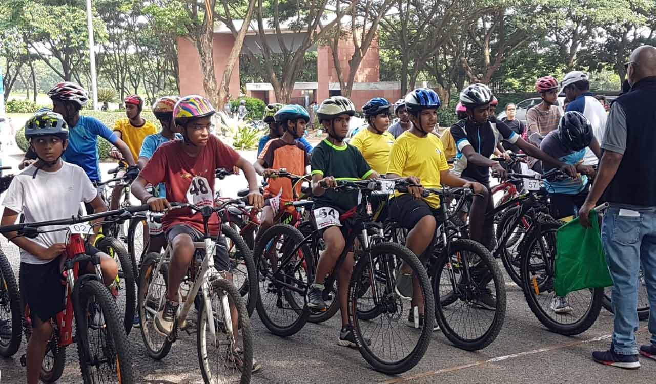 AKA team wins seven medals at Inter-District Mountain Biking Championship