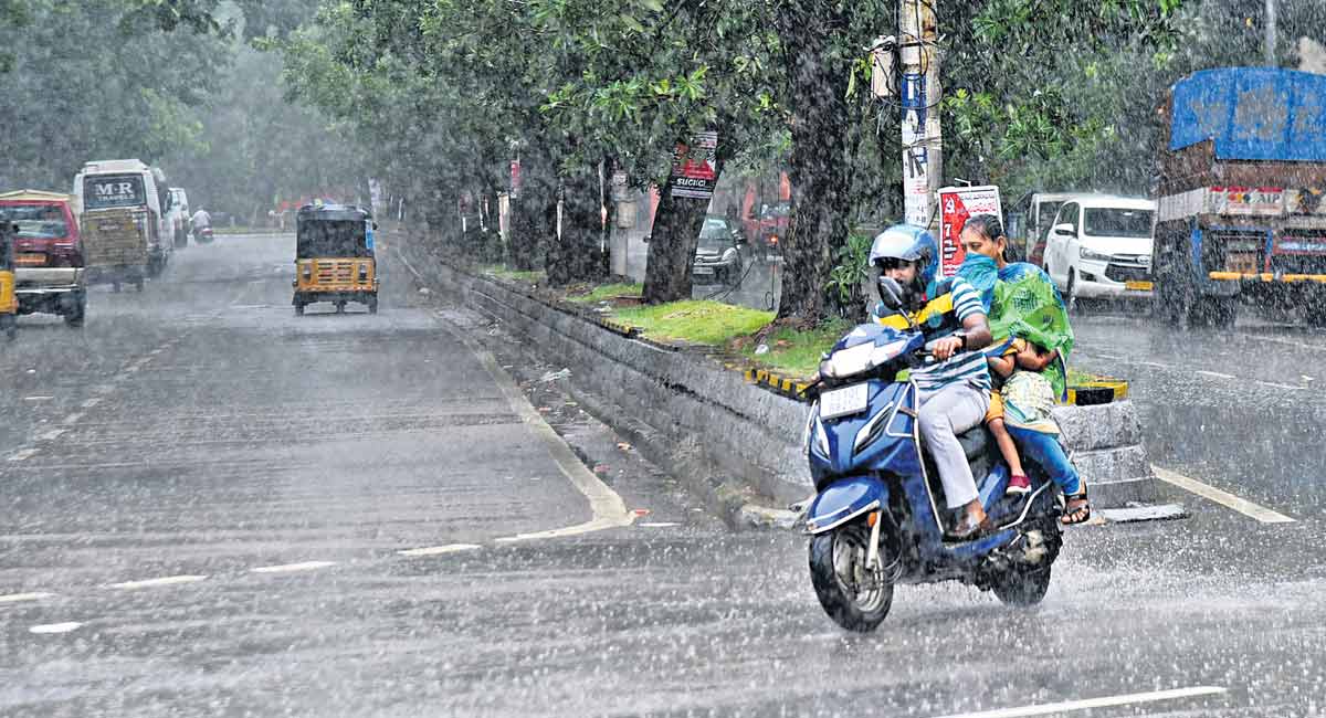 Hyderabad witnesses moderate rainfall on Friday
