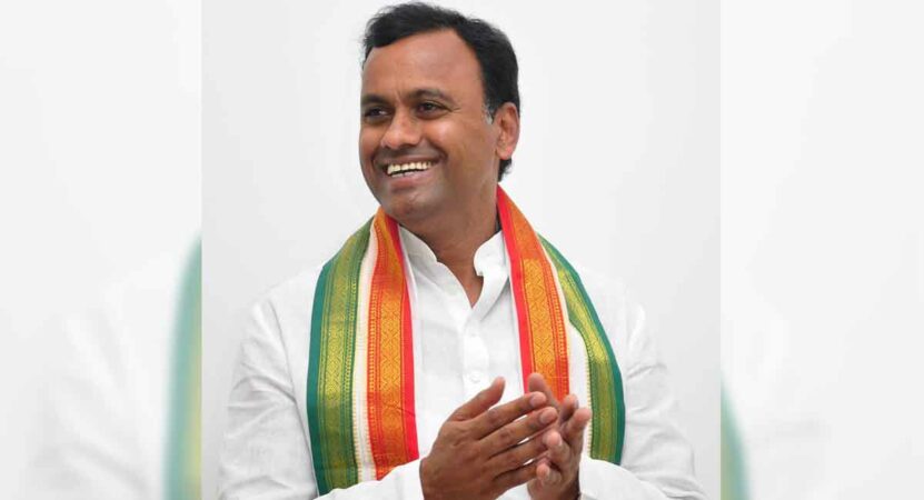 Rajagopal Reddy resigned to Congress to escape insult of suspension: Damodar Reddy