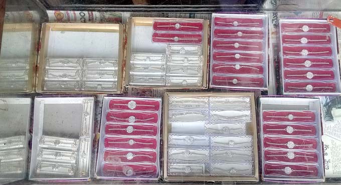 Rakhis worth Rs 1 lakh stolen ahead of Raksha Bandhan in Hyderabad