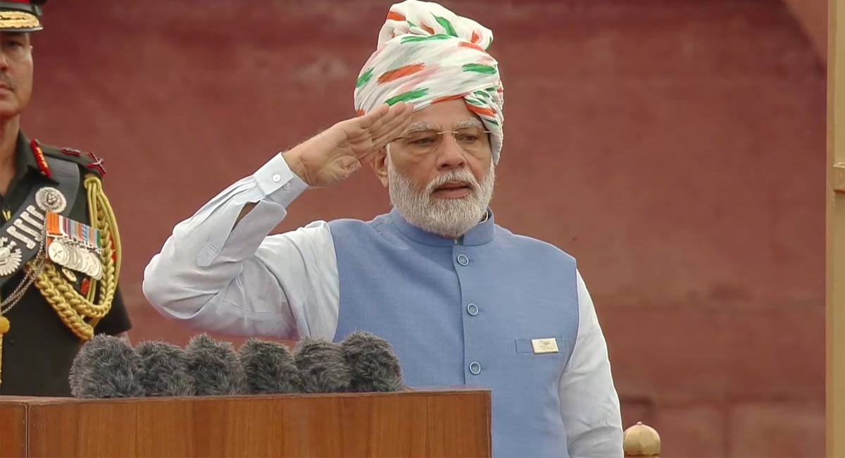 Respect women, support Nari Shakti: PM Modi in I-Day Speech