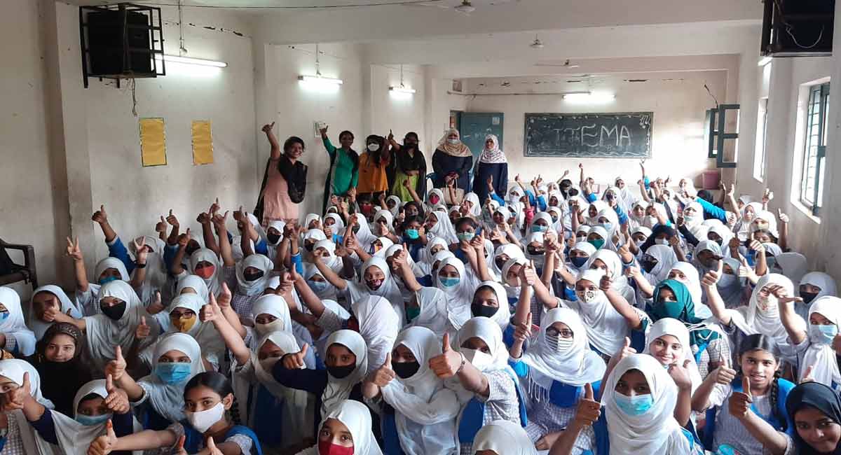 Rubaroo holds felicitation programme for ELP batch in Hyderabad