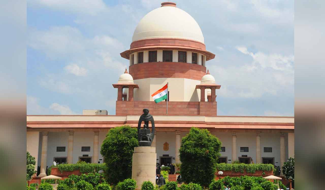 SC issues notice to Karnataka on pleas against HC order refusing to lift ban on hijab