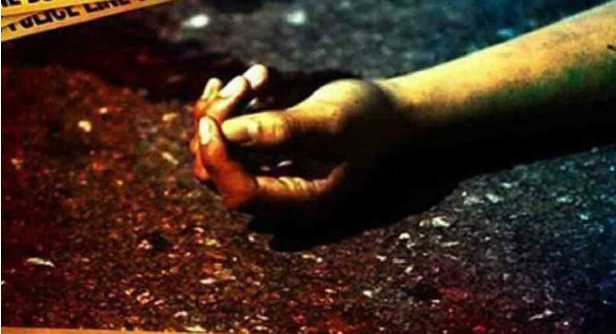 Man found murdered at liquor shop in Hyderabad